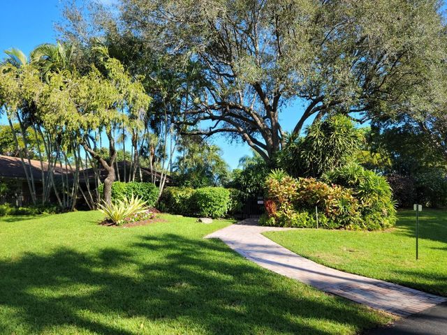 3150 N Course Lane, Pompano Beach, FL 33069