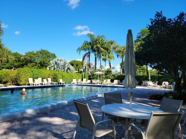 3150 N Course Lane, Pompano Beach, FL 33069