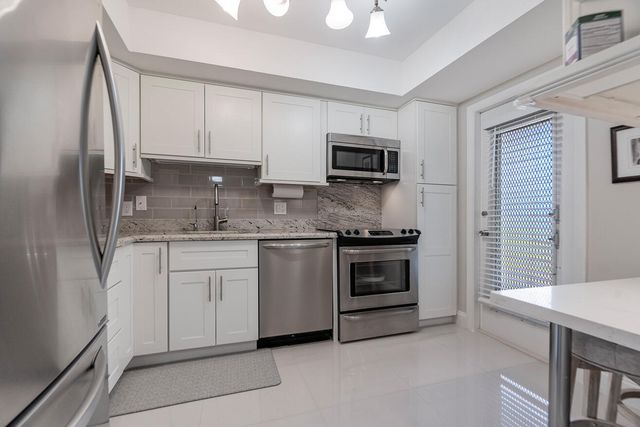 3150 N Course Lane, Pompano Beach, FL 33069