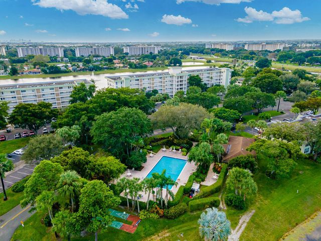 3150 N Course Lane, Pompano Beach, FL 33069