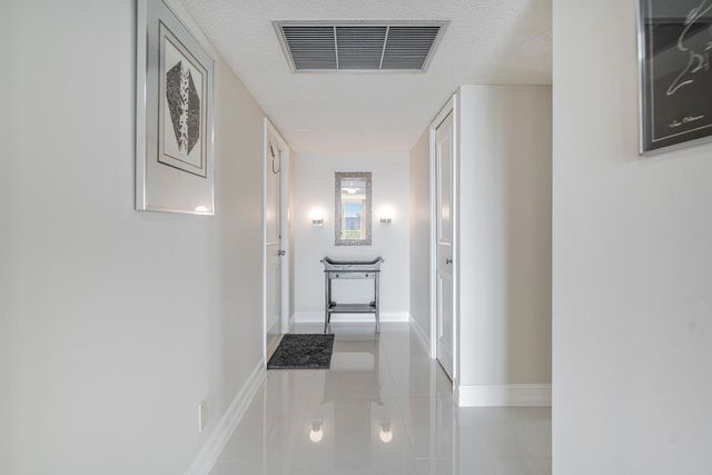 3150 N Course Lane, Pompano Beach, FL 33069