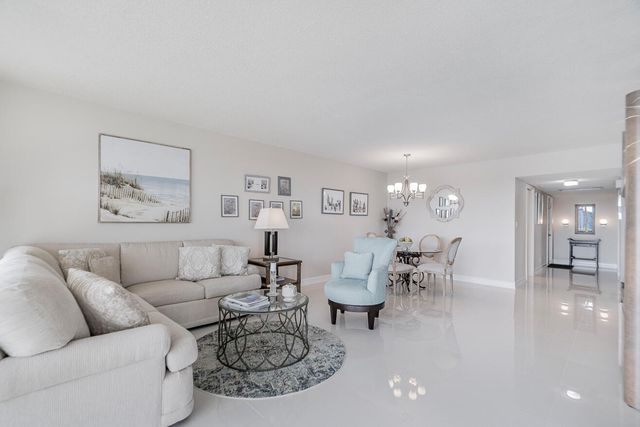 3150 N Course Lane, Pompano Beach, FL 33069