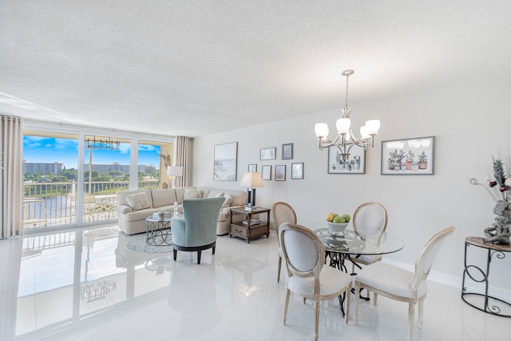 3150 N Course Lane, Pompano Beach, FL 33069