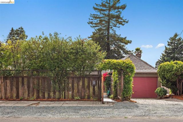 282 Grizzly Peak Blvd, Kensington, CA 94708
