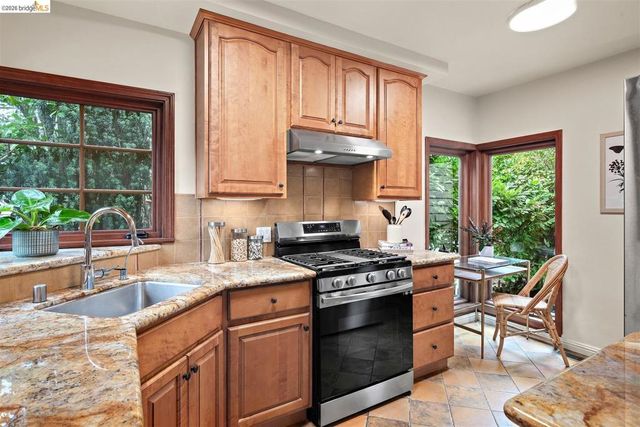 282 Grizzly Peak Blvd, Kensington, CA 94708