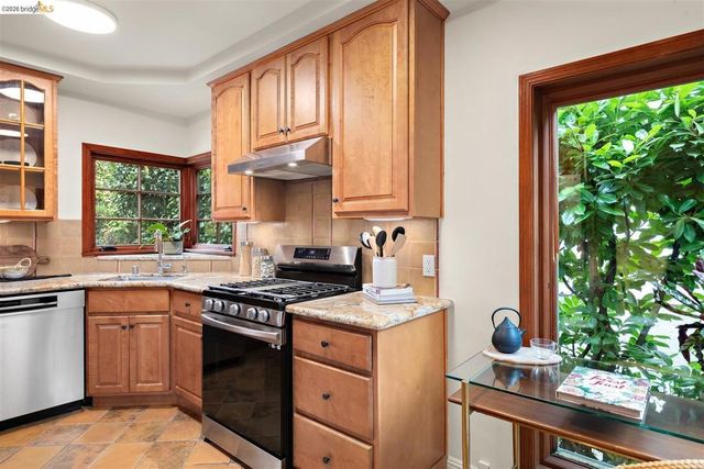 282 Grizzly Peak Blvd, Kensington, CA 94708