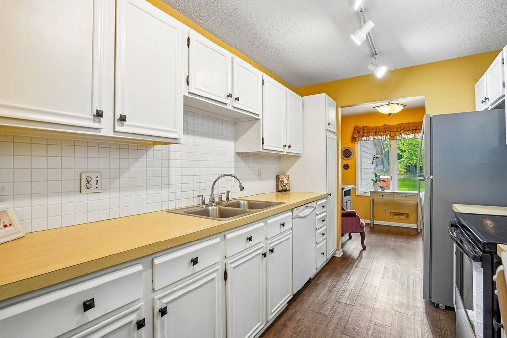 225 Birnamwood Drive 0, Burnsville, MN 55337 — photo 5