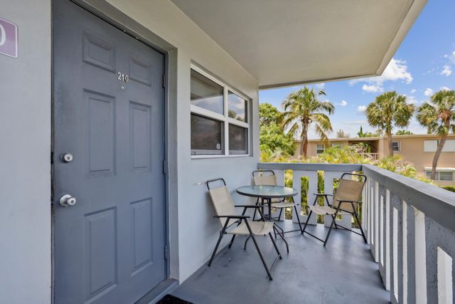 306 NE 1st Avenue 210, Boynton Beach, FL 33435