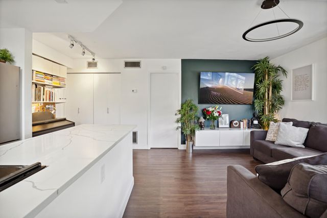 306 NE 1st Avenue 210, Boynton Beach, FL 33435