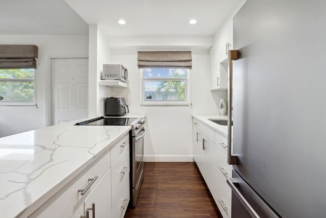 306 NE 1st Avenue 210, Boynton Beach, FL 33435