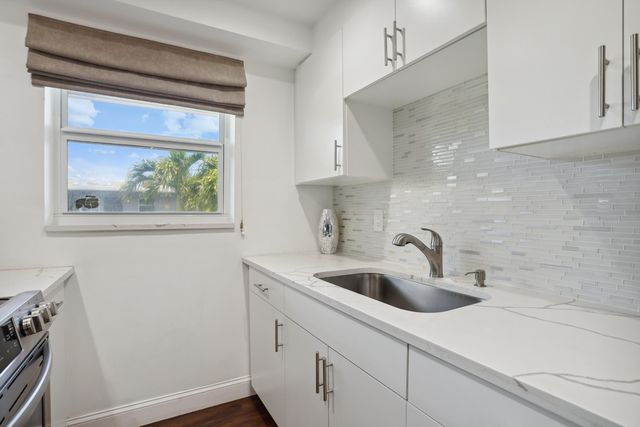 306 NE 1st Avenue 210, Boynton Beach, FL 33435