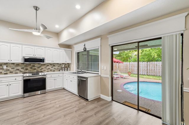 2145 NW 85th Lane, Coral Springs, FL 33071