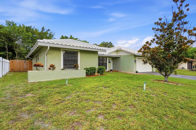2145 NW 85th Lane, Coral Springs, FL 33071