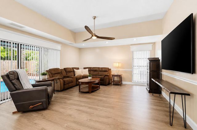 2145 NW 85th Lane, Coral Springs, FL 33071