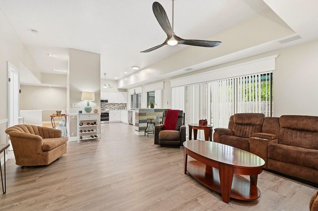 2145 NW 85th Lane, Coral Springs, FL 33071