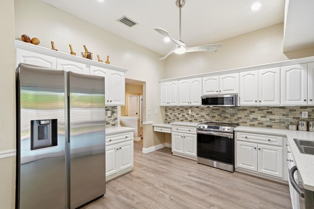 2145 NW 85th Lane, Coral Springs, FL 33071