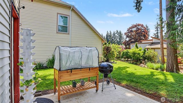 247 S 328th Lane, Federal Way, WA 98003
