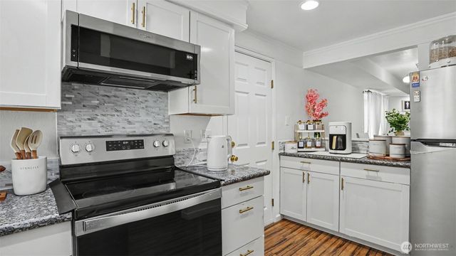 247 S 328th Lane, Federal Way, WA 98003