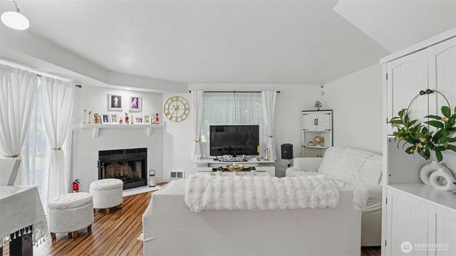 247 S 328th Lane, Federal Way, WA 98003