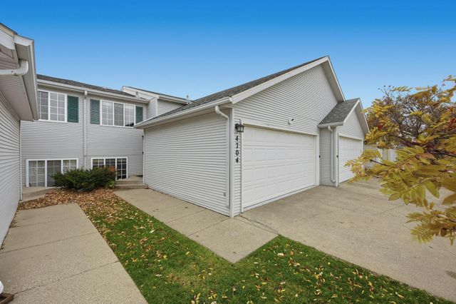 4704 8th Avenue S, Fargo, ND 58103