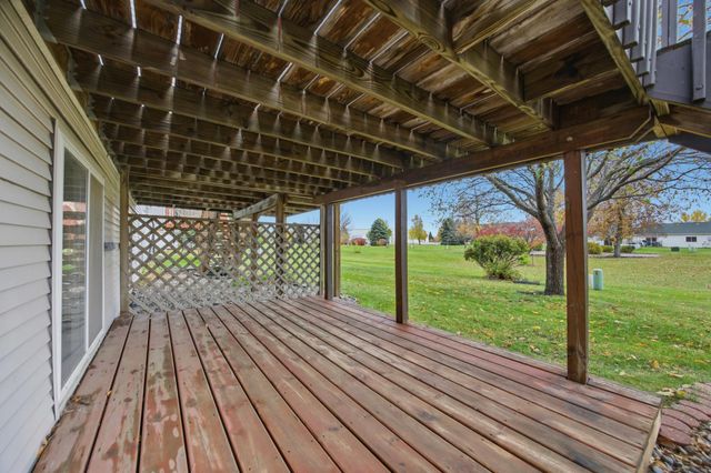 4704 8th Avenue S, Fargo, ND 58103