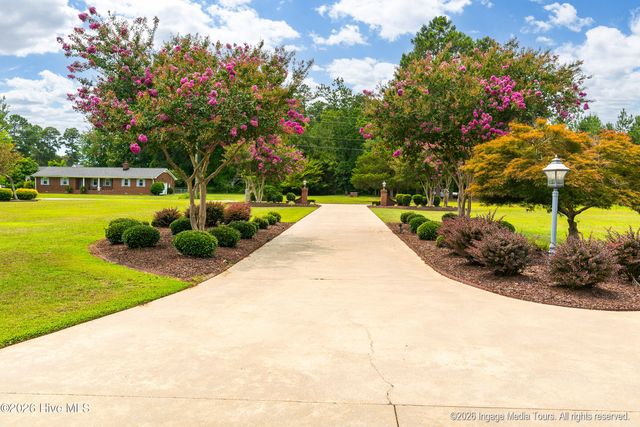 1445 Foster Road, Grimesland, NC 27837