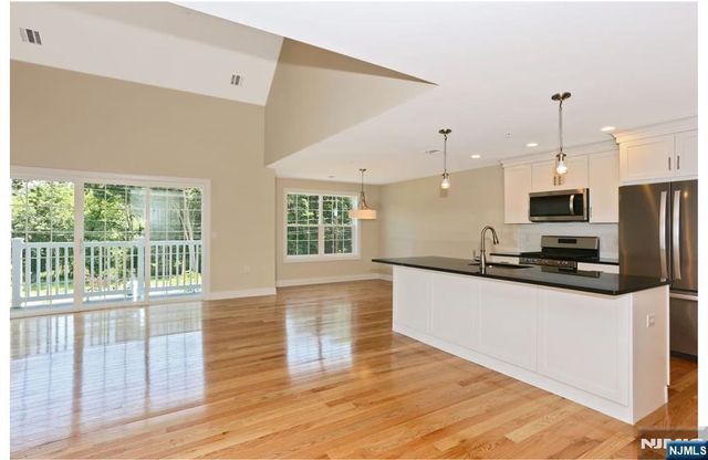 2-48 Grove Avenue 16, Cedar Grove, NJ 07009