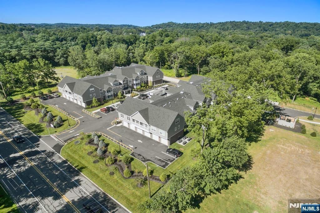 2-48 Grove Avenue 16, Cedar Grove, NJ 07009