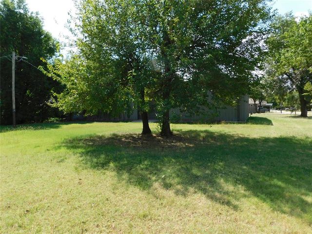 1301 E Foreman Road, El Reno, OK 73036