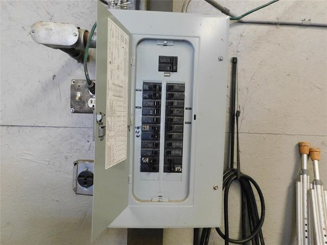 1301 E Foreman Road, El Reno, OK 73036