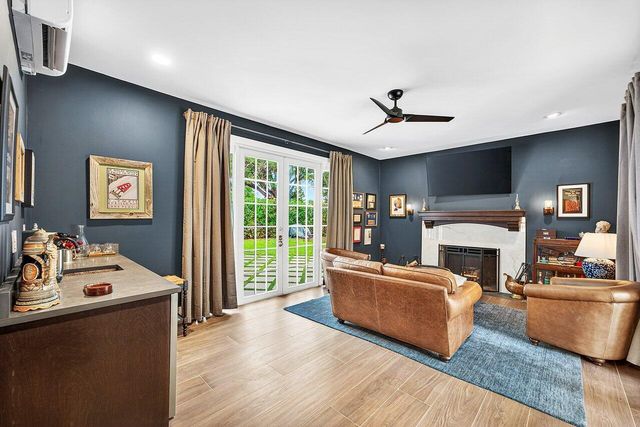 321 SW 1st Avenue, Boynton Beach, FL 33435