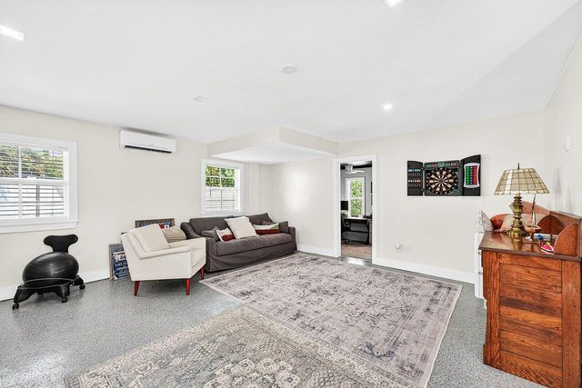 321 SW 1st Avenue, Boynton Beach, FL 33435