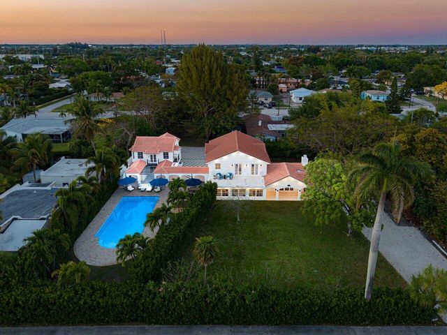 321 SW 1st Avenue, Boynton Beach, FL 33435