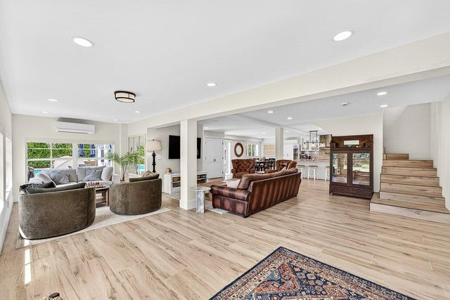 321 SW 1st Avenue, Boynton Beach, FL 33435