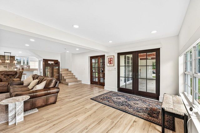 321 SW 1st Avenue, Boynton Beach, FL 33435