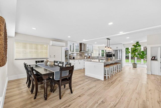 321 SW 1st Avenue, Boynton Beach, FL 33435