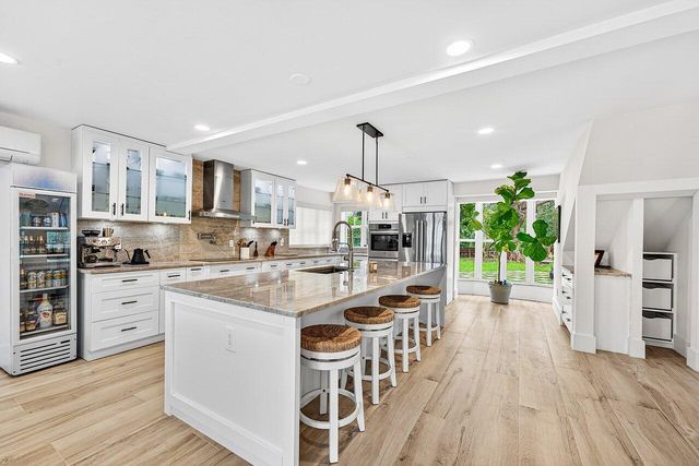 321 SW 1st Avenue, Boynton Beach, FL 33435