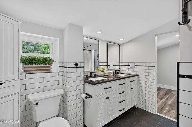 1788 Devendorf Road, Rotterdam, NY 12303