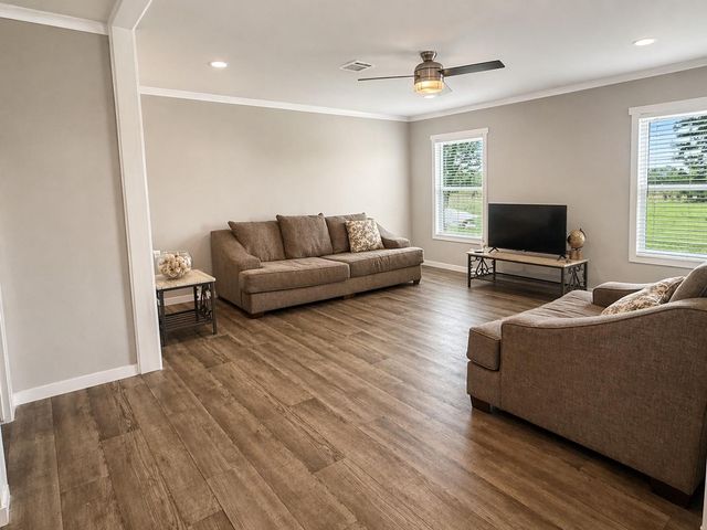 402 Lisa Mae Road, Bellville, TX 77418