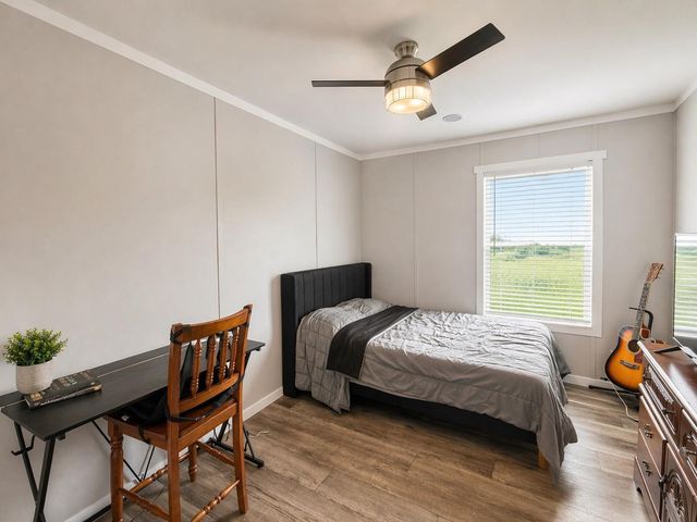 402 Lisa Mae Road, Bellville, TX 77418