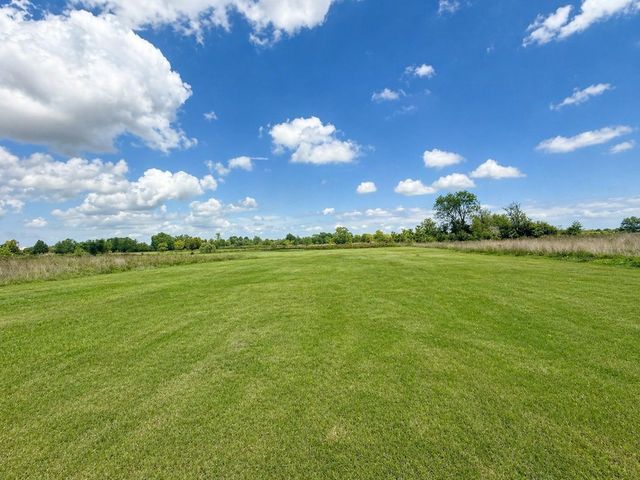 402 Lisa Mae Road, Bellville, TX 77418