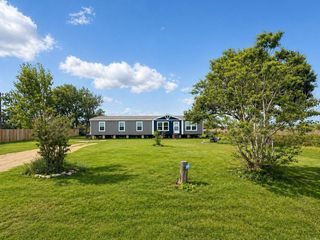 402 Lisa Mae Road, Bellville, TX 77418