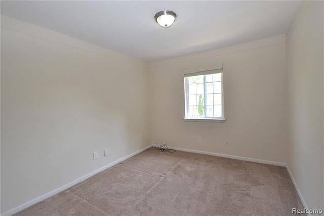 559 Fox Hills Drive, Bloomfield Hills, MI 48304