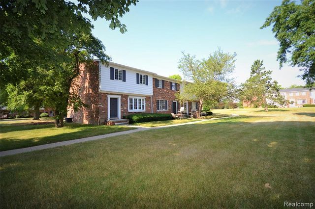559 Fox Hills Drive, Bloomfield Hills, MI 48304
