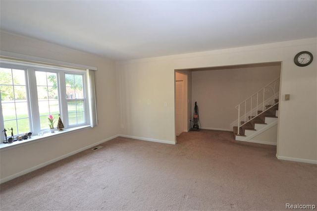 559 Fox Hills Drive, Bloomfield Hills, MI 48304
