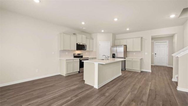 100 Planters Row, Perry, GA 31069