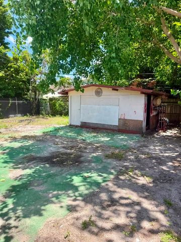 42 E 13th St, Hialeah, FL 33010