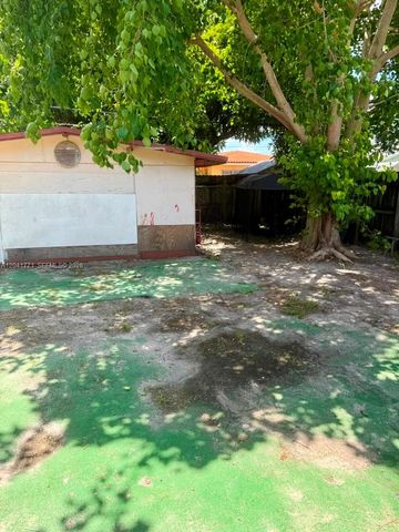42 E 13th St, Hialeah, FL 33010