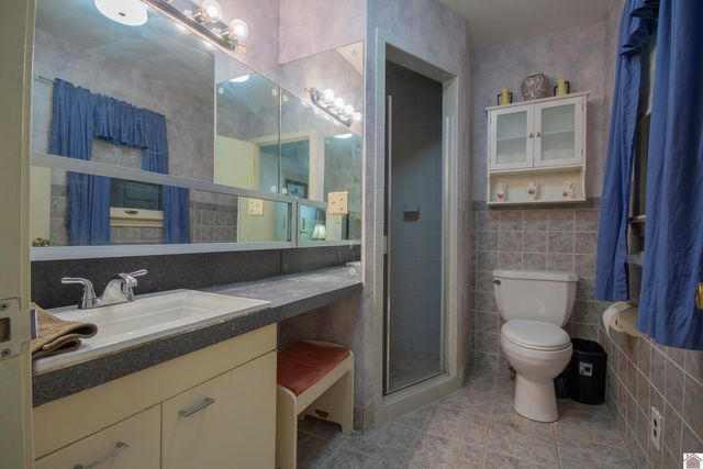 2400 Harrison 8 B7, Paducah, KY 42001