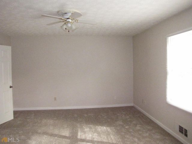 445 Williamsburg Way, Fayetteville, GA 30215